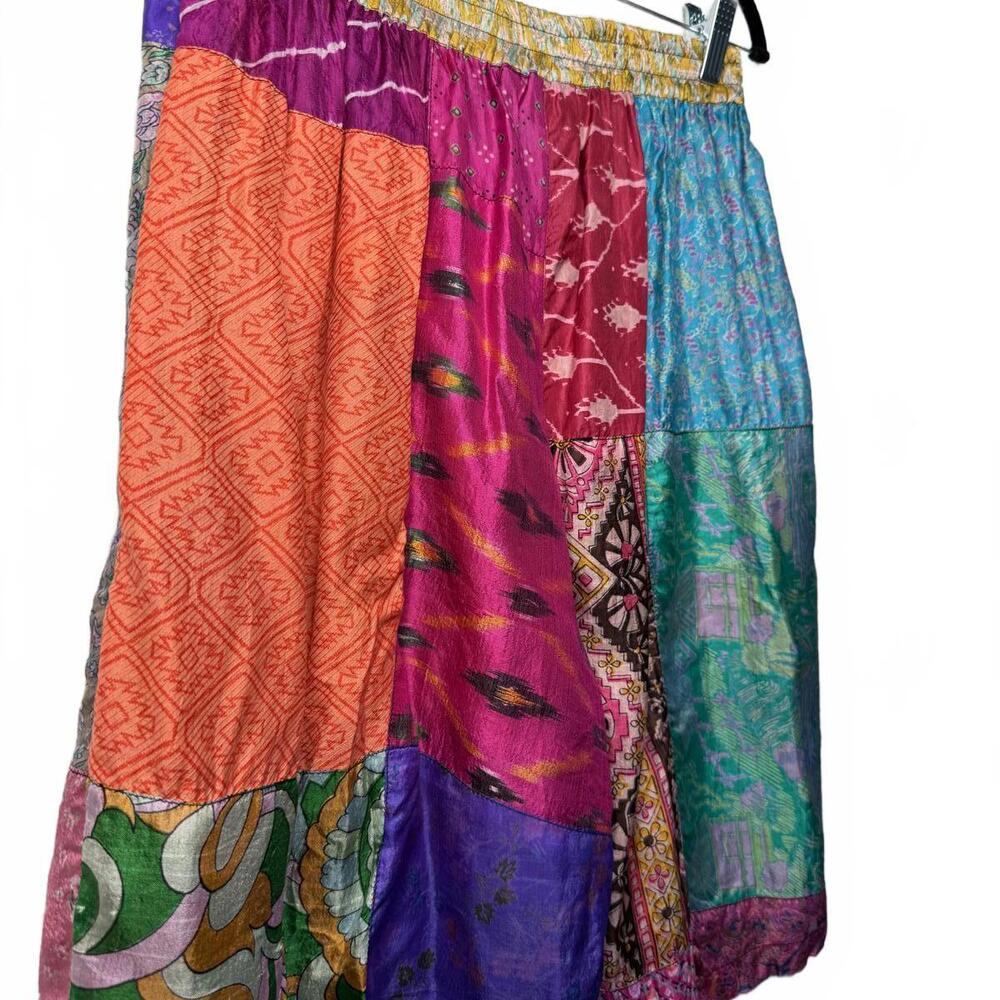 Vintage Indie Boho Silk Patchwork Shorts Jorts - Picture 5 of 6